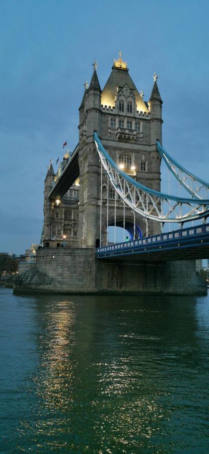 Stunning Massive Bedroom +Direct Thames River View Londres Exterior foto
