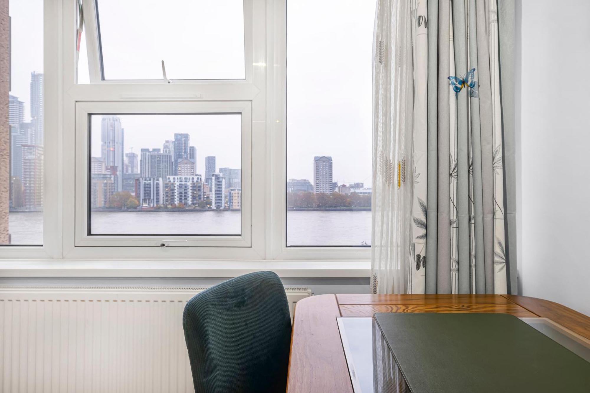 Stunning Massive Bedroom +Direct Thames River View Londres Exterior foto