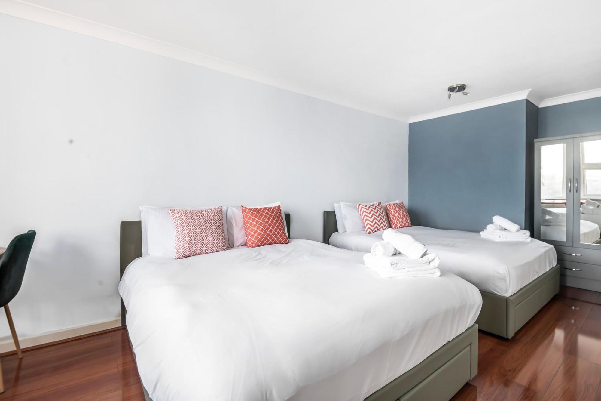 Stunning Massive Bedroom +Direct Thames River View Londres Exterior foto