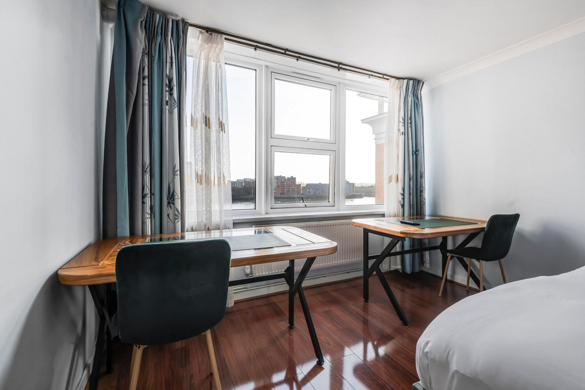 Stunning Massive Bedroom +Direct Thames River View Londres Exterior foto